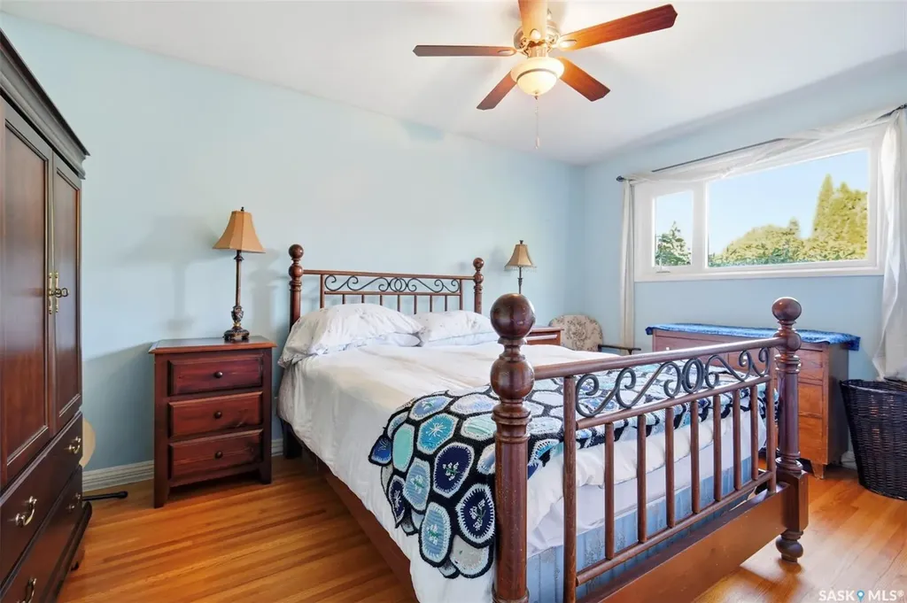 1921 Sommerfeld Avenue Saskatoon SK S7J 2E2