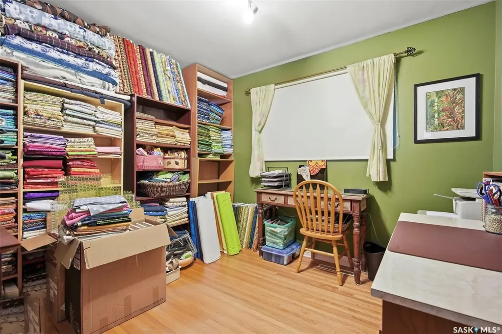 1921 Sommerfeld Avenue Saskatoon SK S7J 2E2