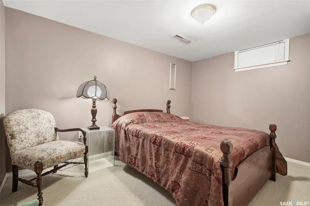 1921 Sommerfeld Avenue Saskatoon SK S7J 2E2
