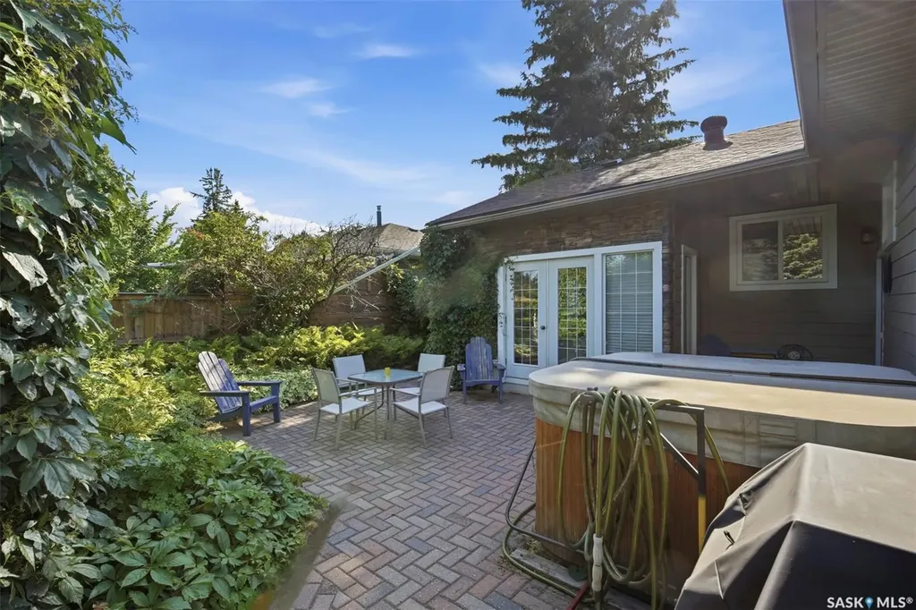 1921 Sommerfeld Avenue Saskatoon SK S7J 2E2
