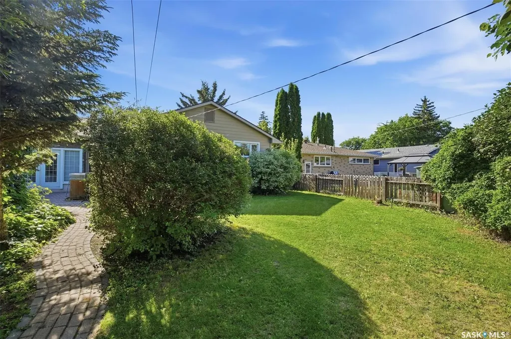 1921 Sommerfeld Avenue Saskatoon SK S7J 2E2