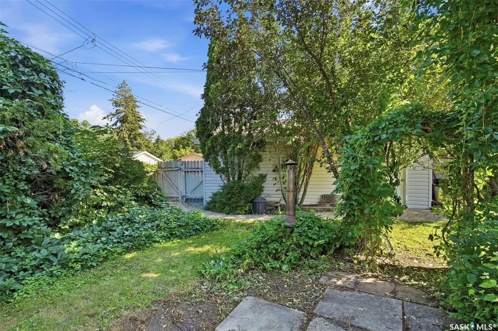 1921 Sommerfeld Avenue Saskatoon SK S7J 2E2