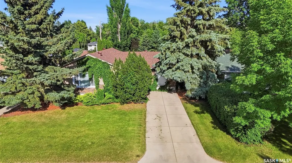 1921 Sommerfeld Avenue Saskatoon SK S7J 2E2
