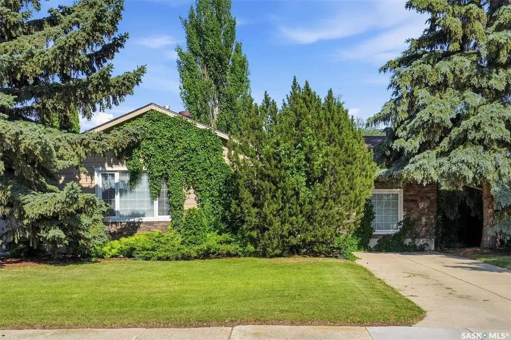 1921 Sommerfeld Avenue Saskatoon SK S7J 2E2