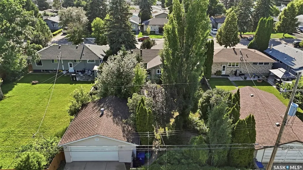 1921 Sommerfeld Avenue Saskatoon SK S7J 2E2