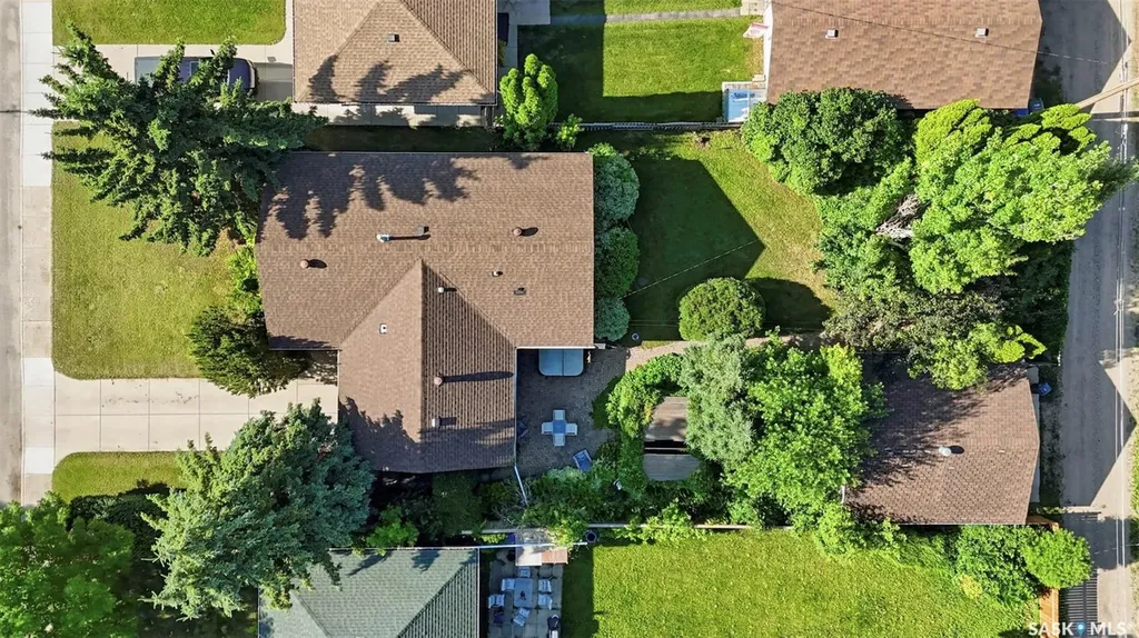 1921 Sommerfeld Avenue Saskatoon SK S7J 2E2