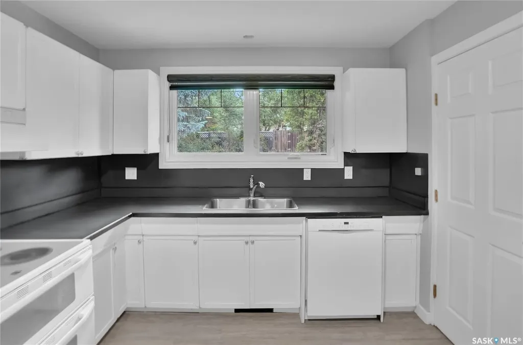 1228 Athabasca Street W Moose Jaw SK S6H 6C6