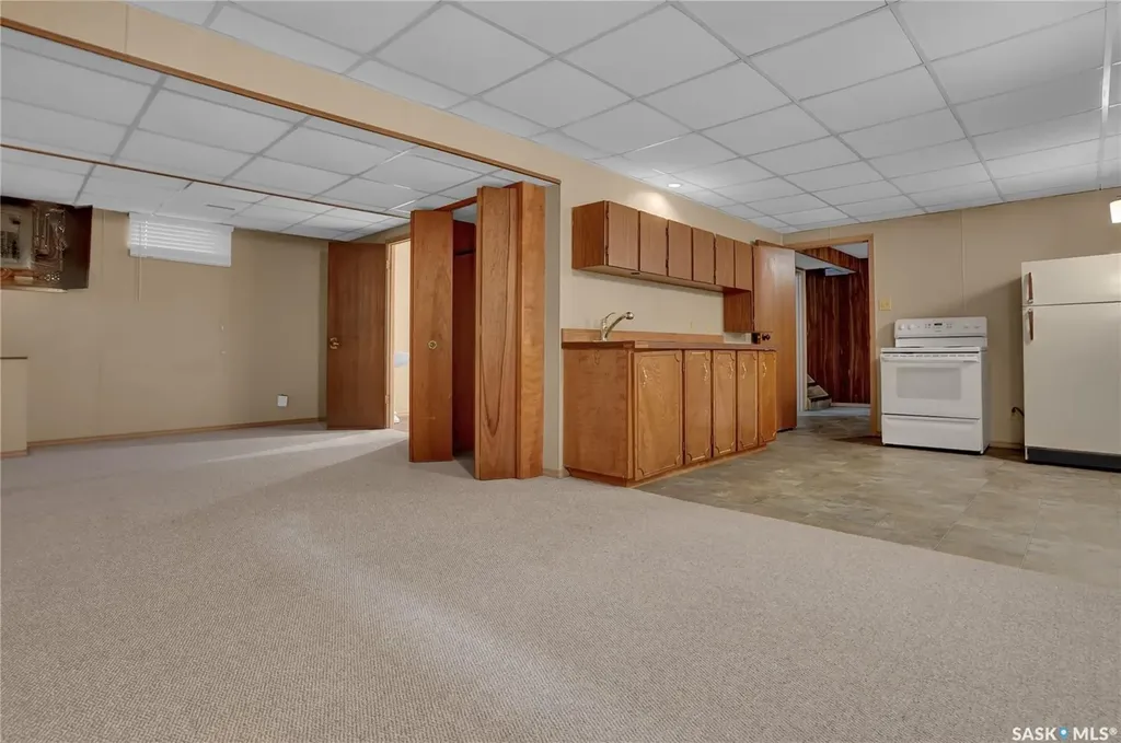 1228 Athabasca Street W Moose Jaw SK S6H 6C6