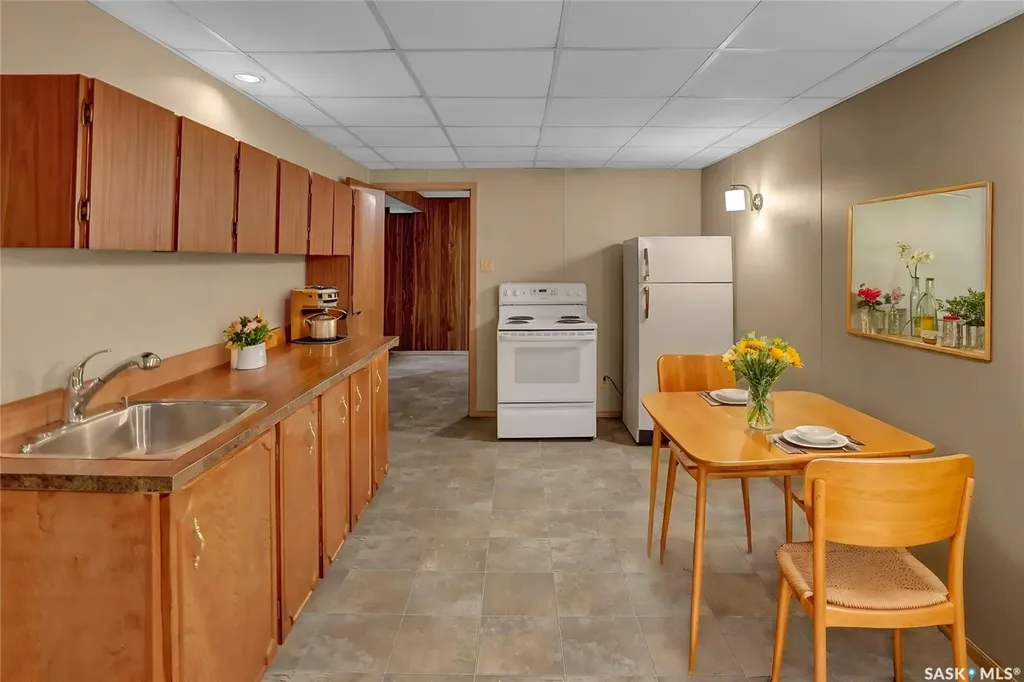 1228 Athabasca Street W Moose Jaw SK S6H 6C6