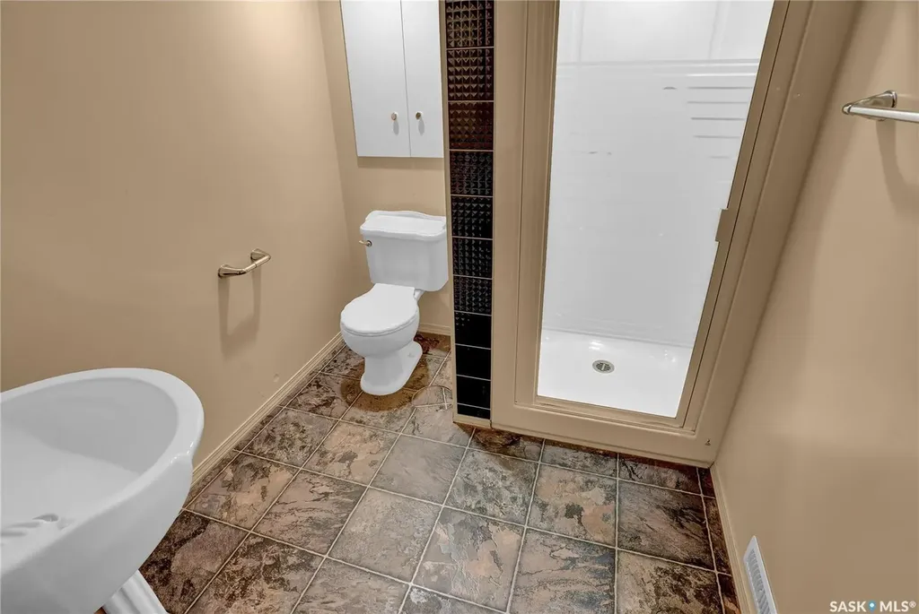 1228 Athabasca Street W Moose Jaw SK S6H 6C6