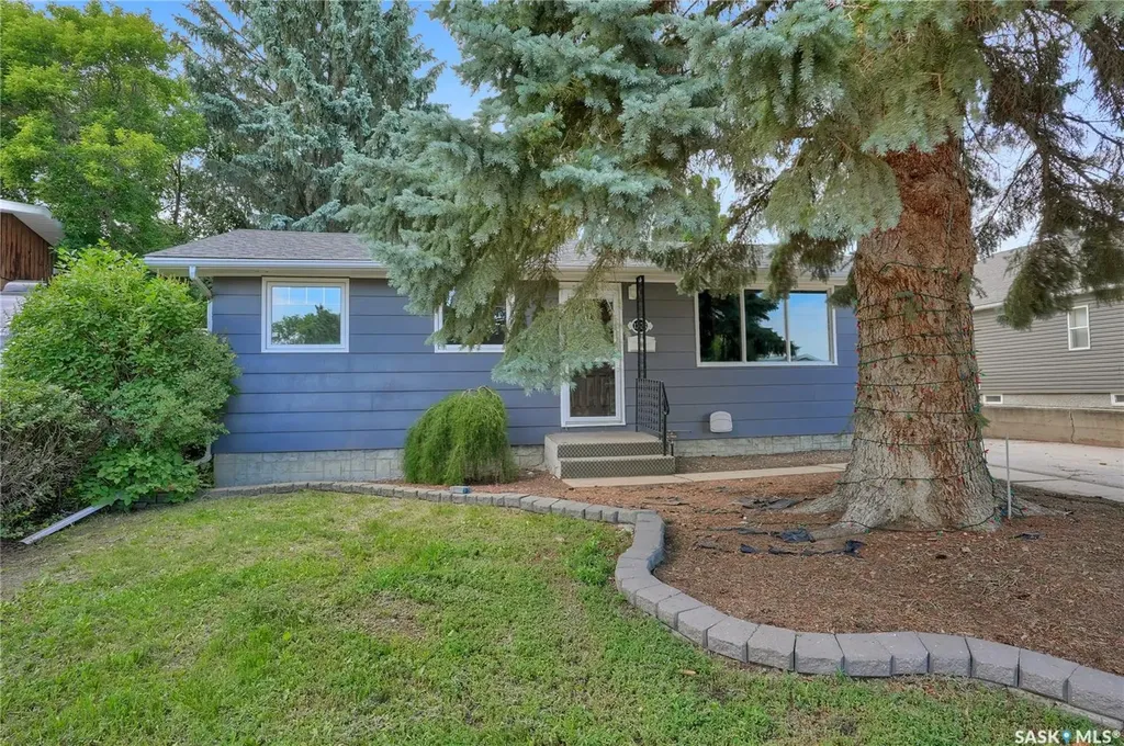 1228 Athabasca Street W Moose Jaw SK S6H 6C6