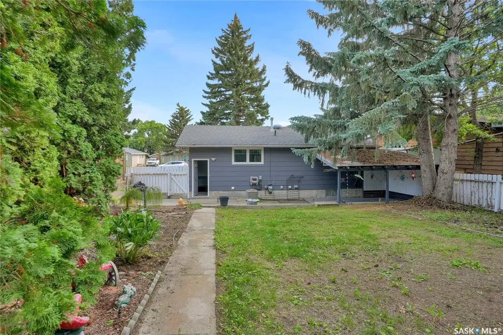 1228 Athabasca Street W Moose Jaw SK S6H 6C6