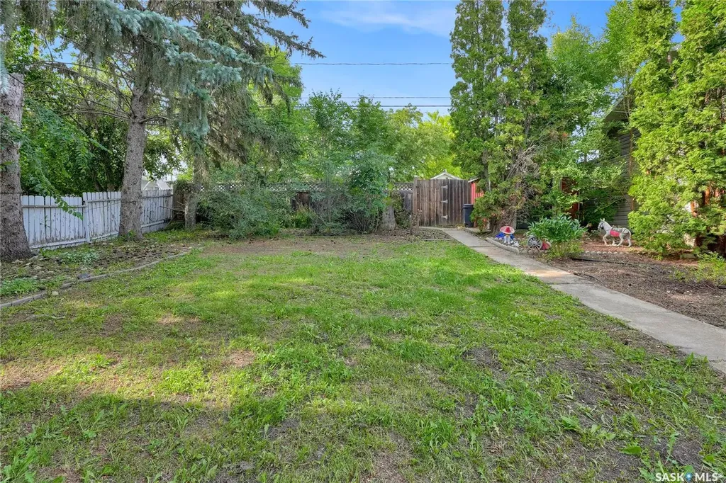 1228 Athabasca Street W Moose Jaw SK S6H 6C6