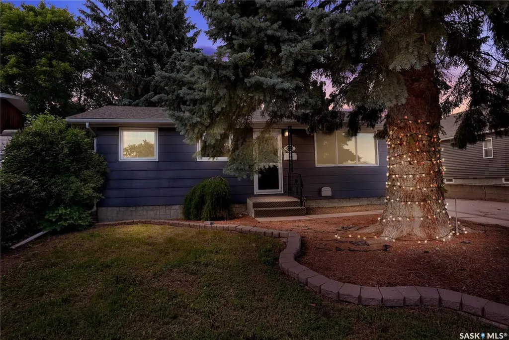 1228 Athabasca Street W Moose Jaw SK S6H 6C6