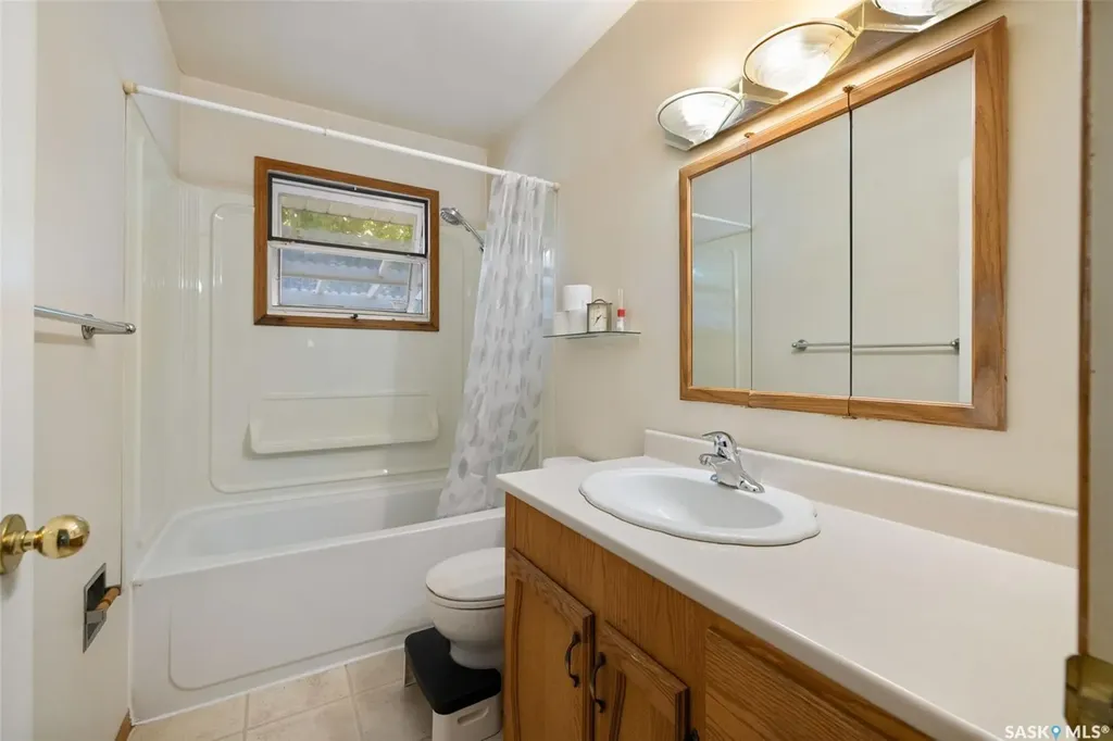 4343 England Road Regina SK S4R 4P2