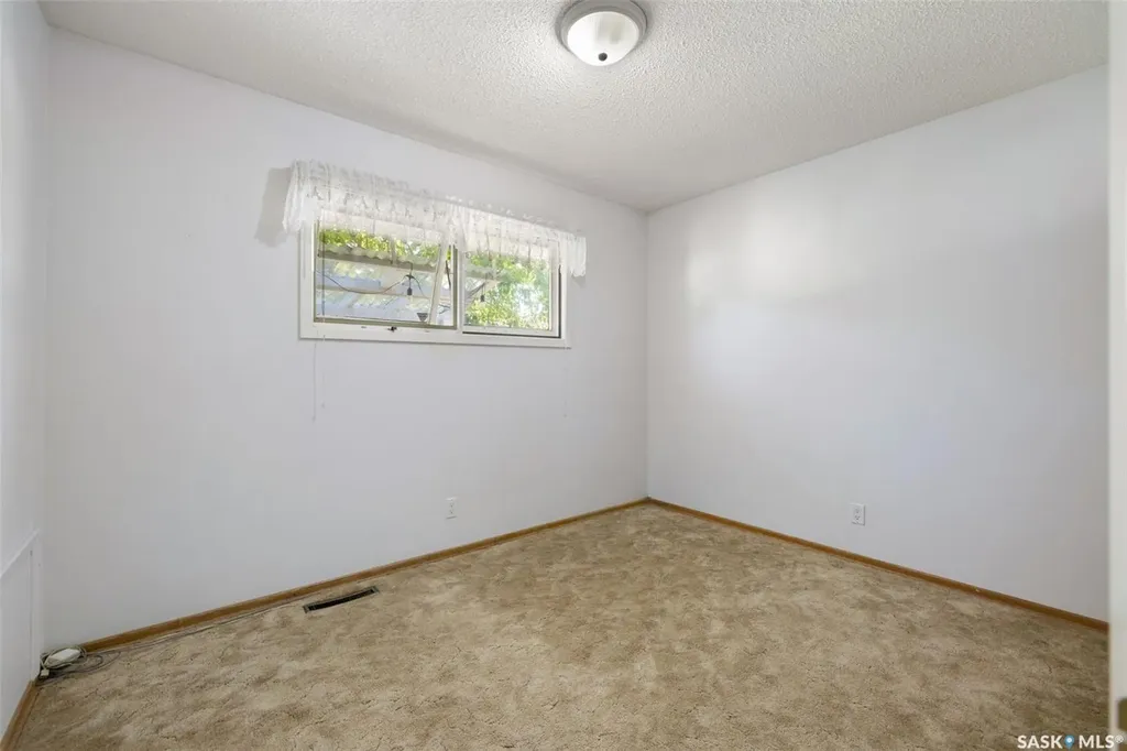 4343 England Road Regina SK S4R 4P2