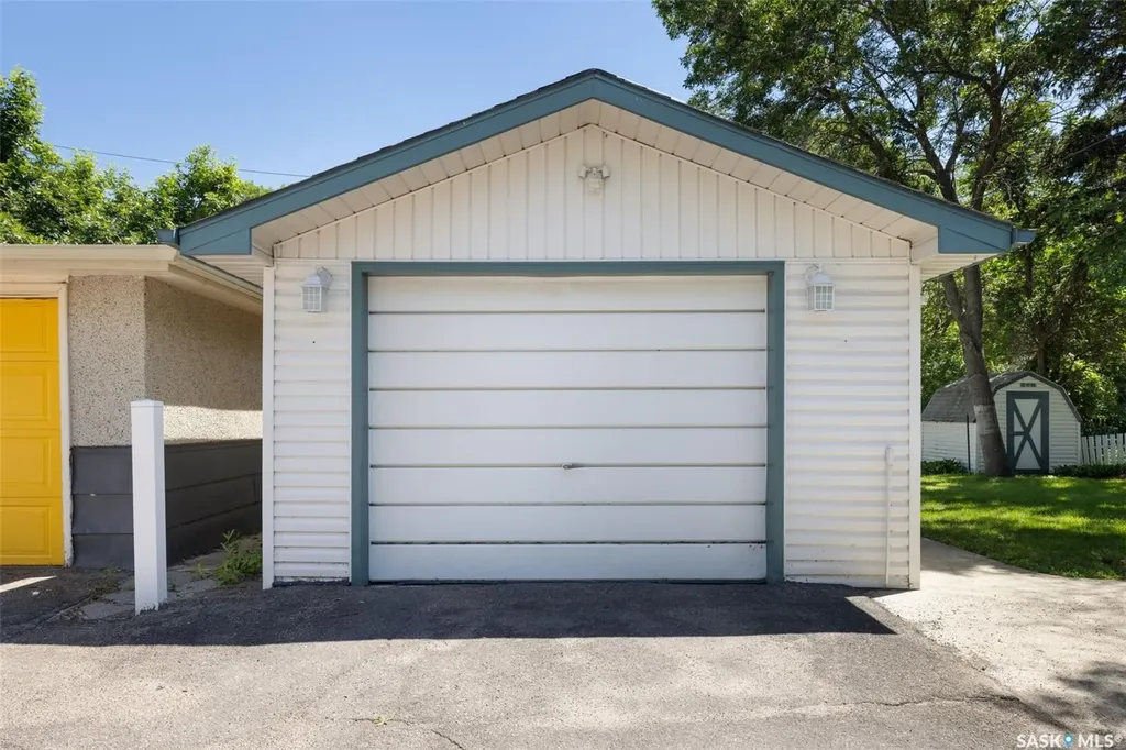 4343 England Road Regina SK S4R 4P2