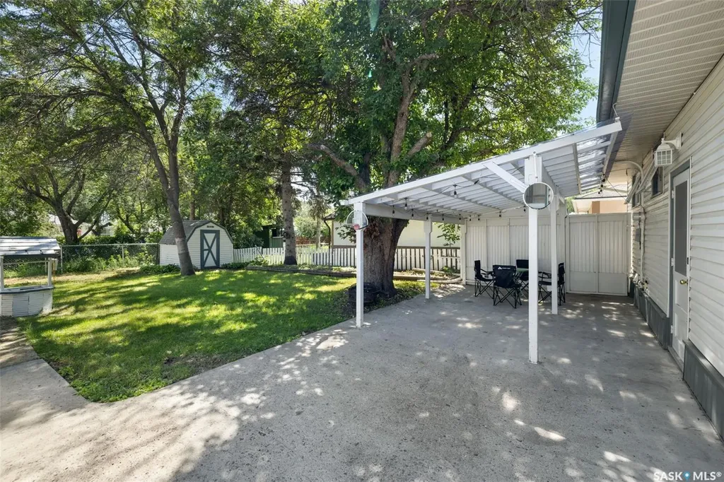 4343 England Road Regina SK S4R 4P2