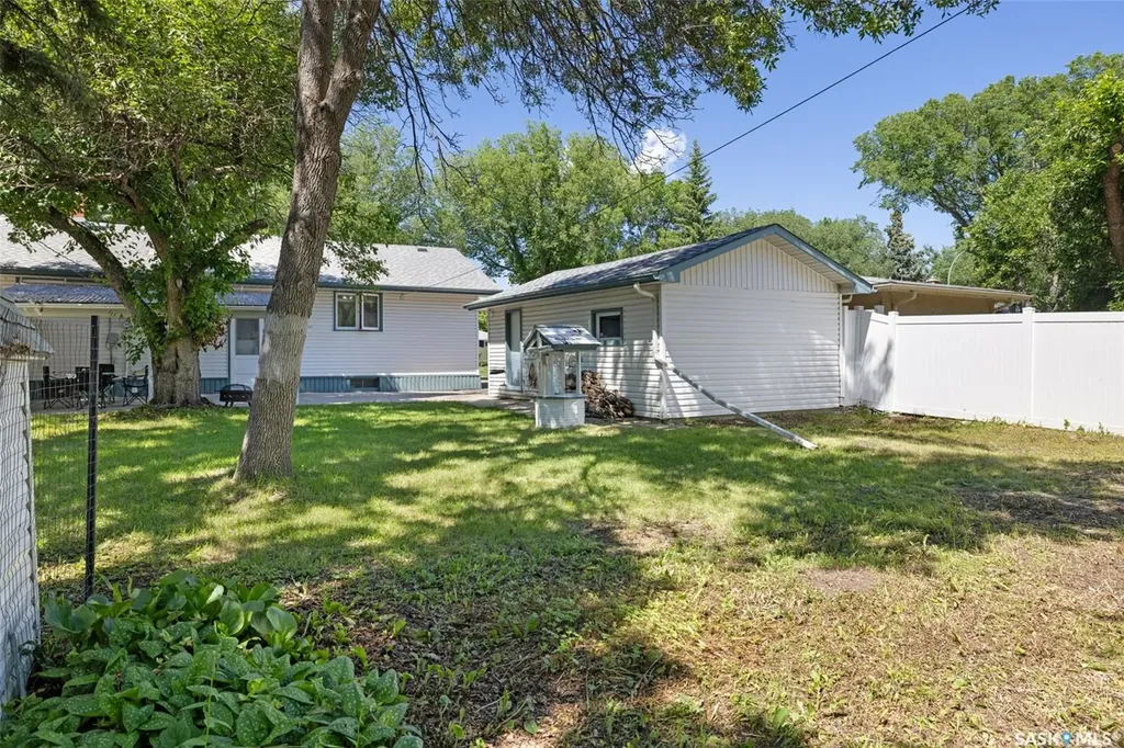 4343 England Road Regina SK S4R 4P2