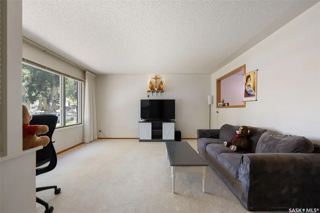 4343 England Road Regina SK S4R 4P2