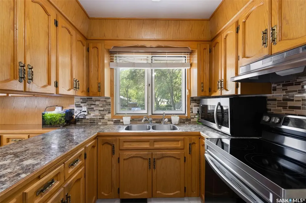 4343 England Road Regina SK S4R 4P2