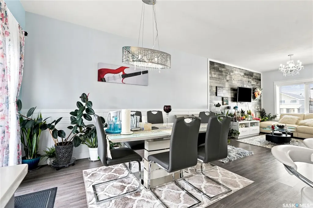 223 Ells Crescent Saskatoon SK S7L 6K6