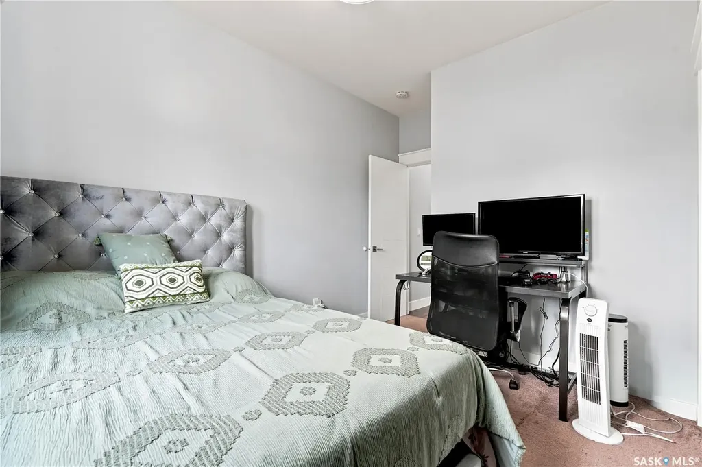 223 Ells Crescent Saskatoon SK S7L 6K6