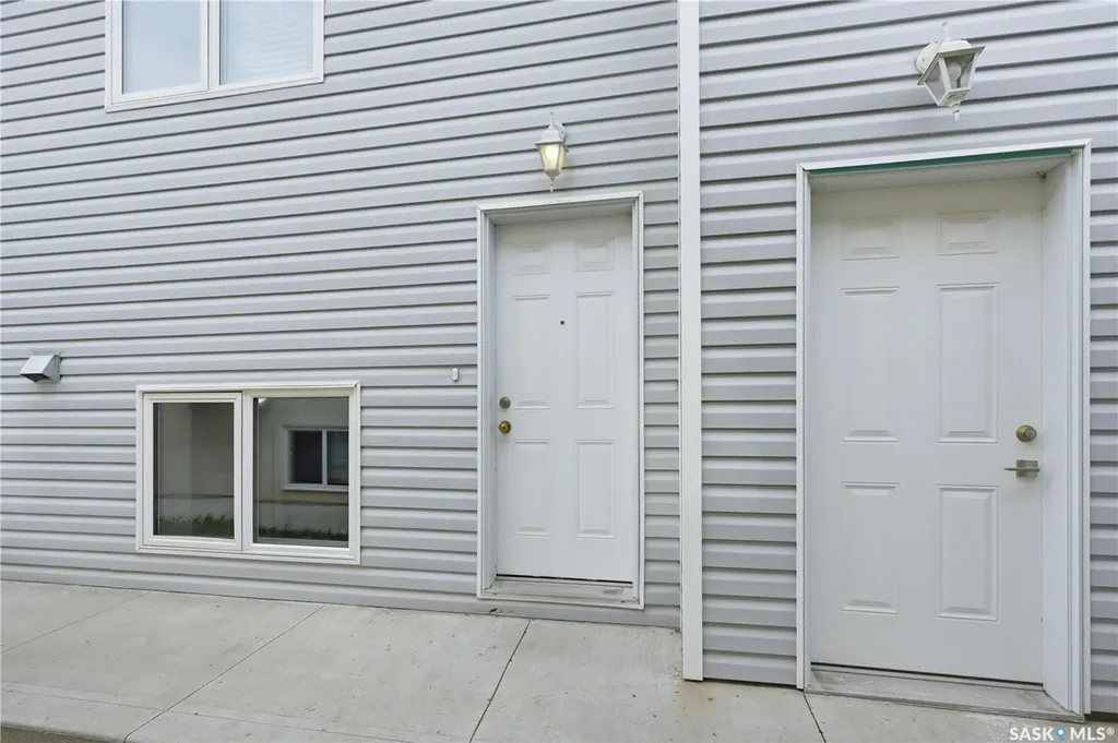 223 Ells Crescent Saskatoon SK S7L 6K6