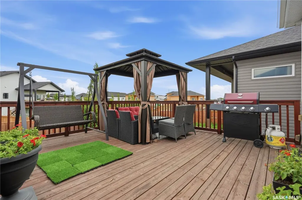 223 Ells Crescent Saskatoon SK S7L 6K6