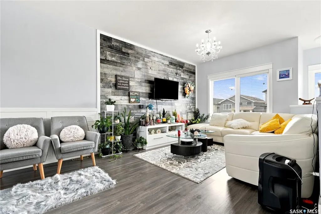 223 Ells Crescent Saskatoon SK S7L 6K6