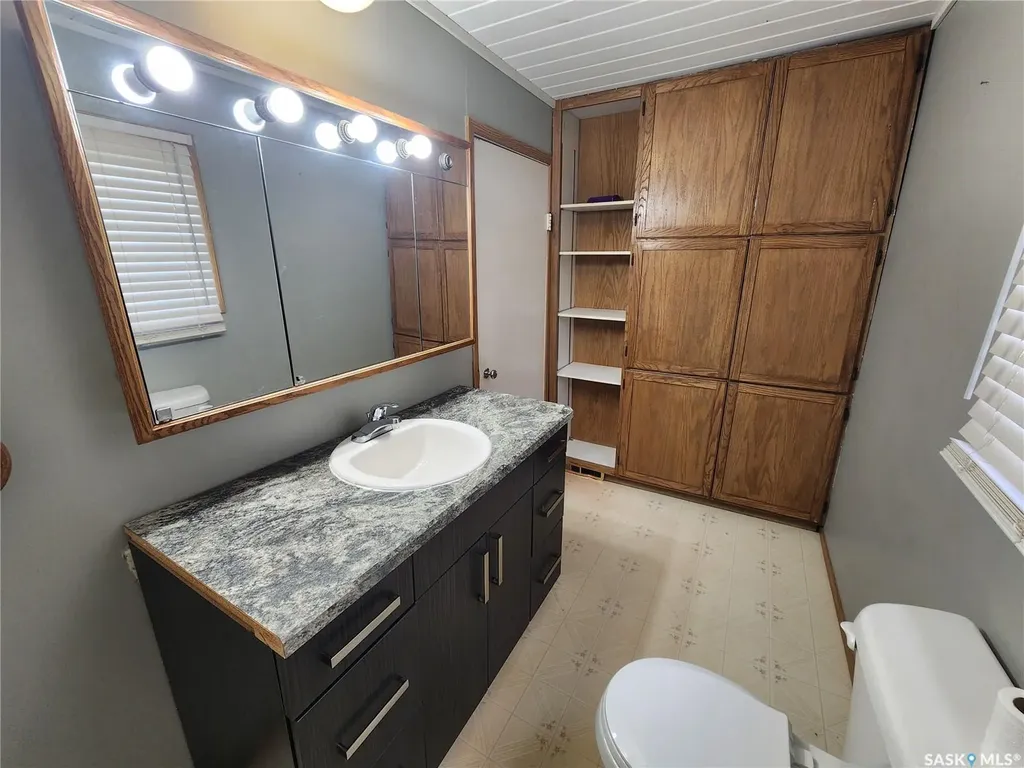 634 2nd Street Estevan SK S4A 0K9