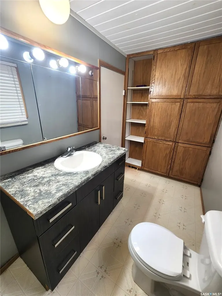 634 2nd Street Estevan SK S4A 0K9