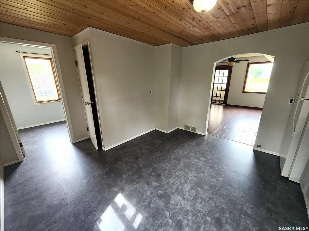 634 2nd Street Estevan SK S4A 0K9