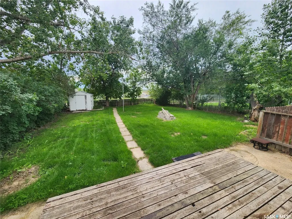 634 2nd Street Estevan SK S4A 0K9