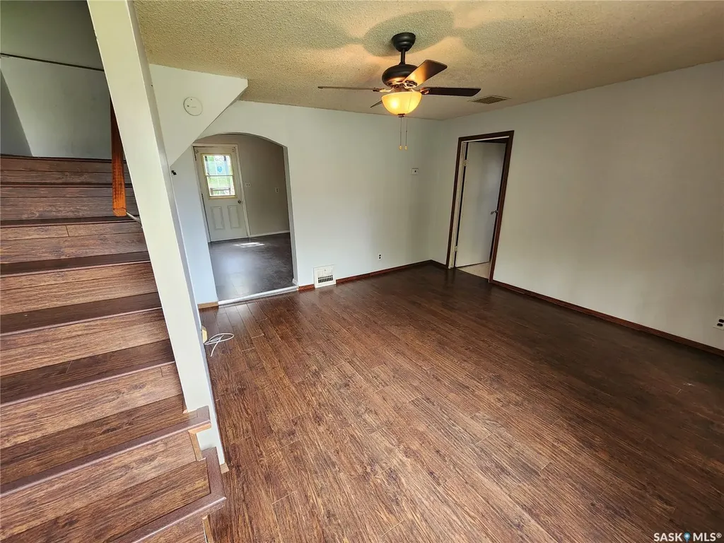 634 2nd Street Estevan SK S4A 0K9