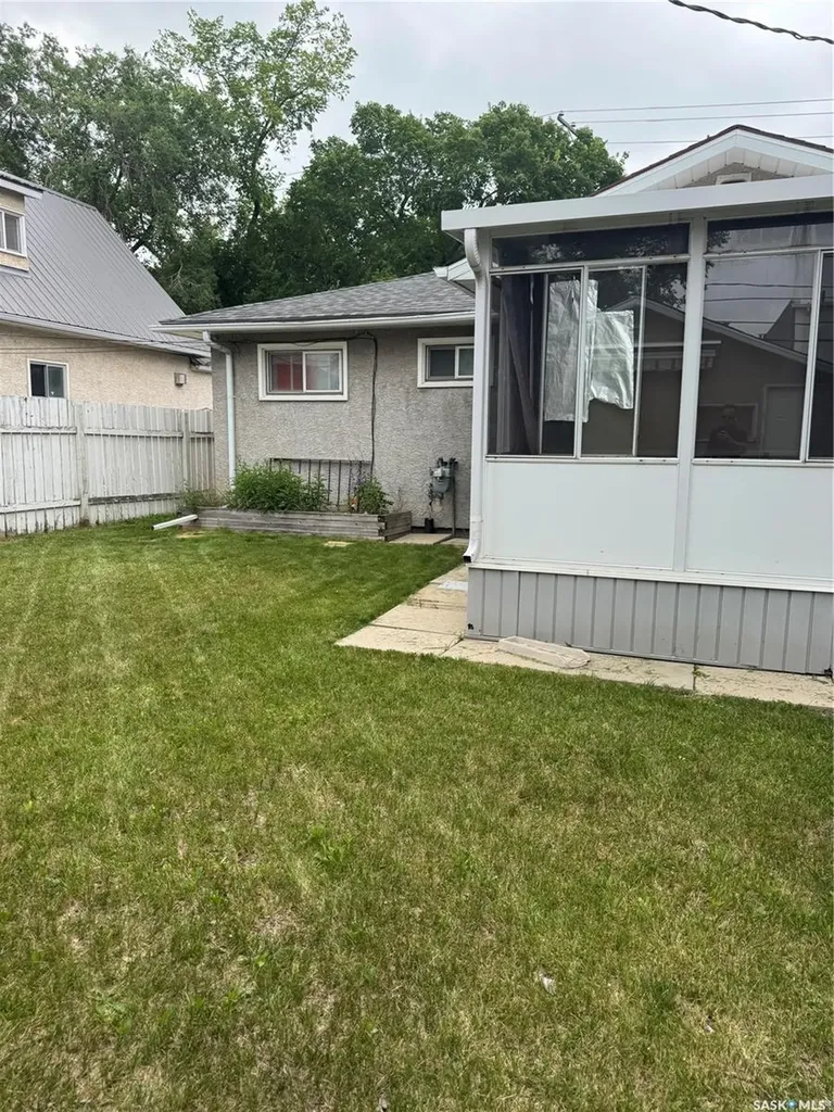 1620 Rothwell Street Regina SK S4N 3B8