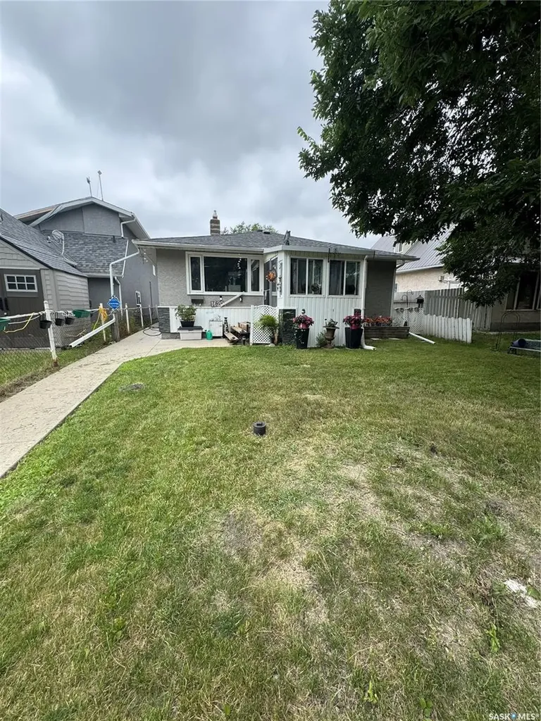 1620 Rothwell Street Regina SK S4N 3B8