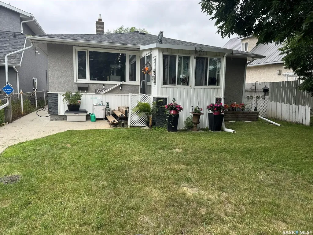 1620 Rothwell Street Regina SK S4N 3B8