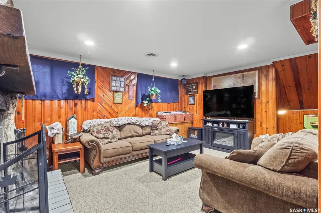 2450 15th Avenue E Prince Albert SK S6V 6J1