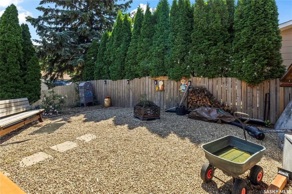 2450 15th Avenue E Prince Albert SK S6V 6J1