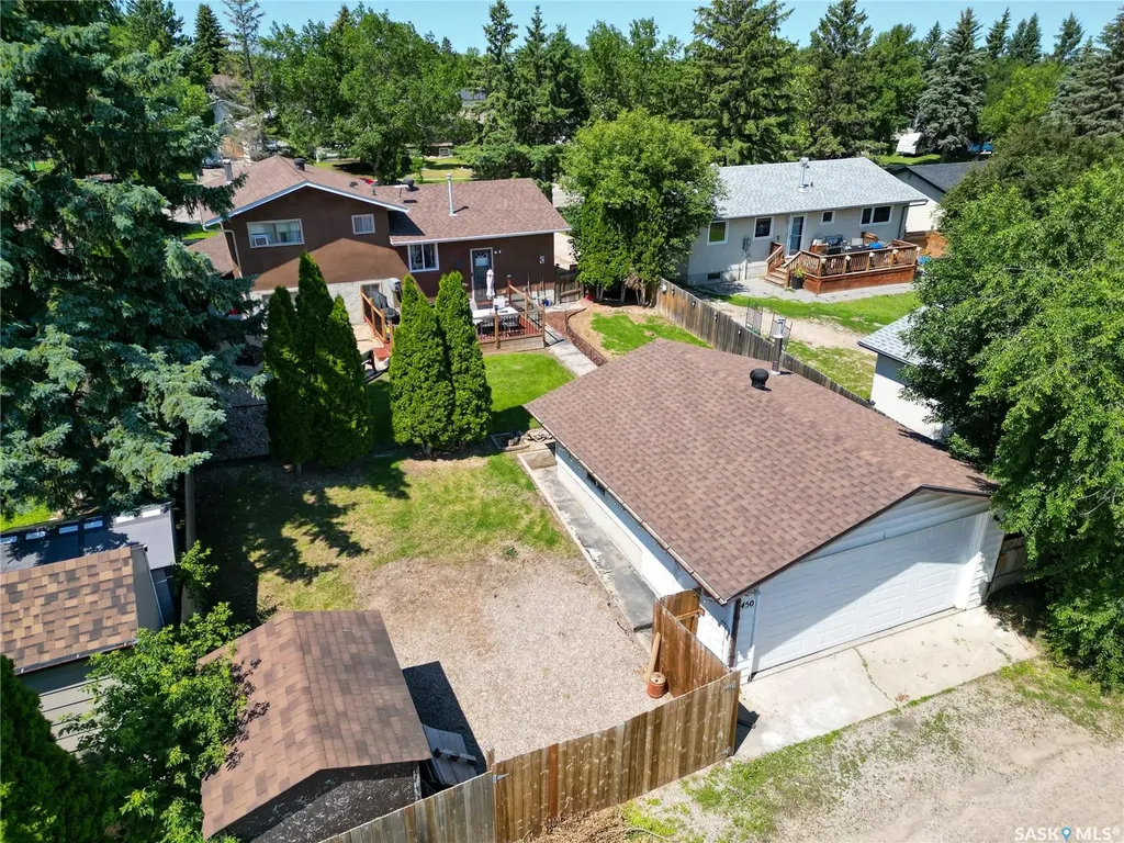 2450 15th Avenue E Prince Albert SK S6V 6J1