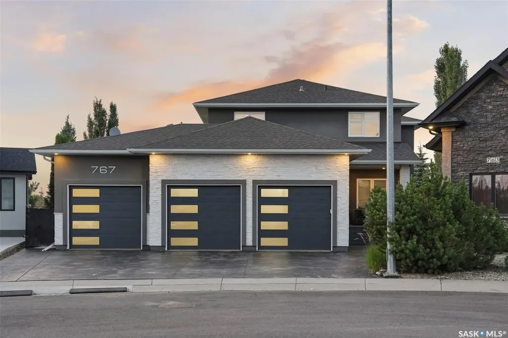 767 Beechdale Way Saskatoon SK S7V 0A6