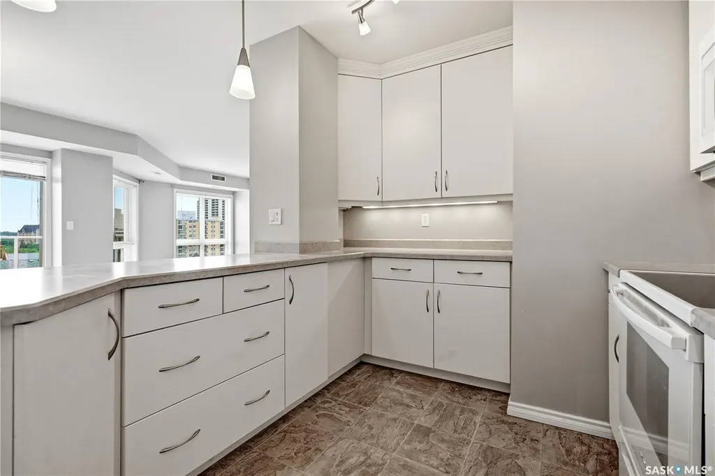 902 Spadina Crescent E Saskatoon SK S7K 0G8