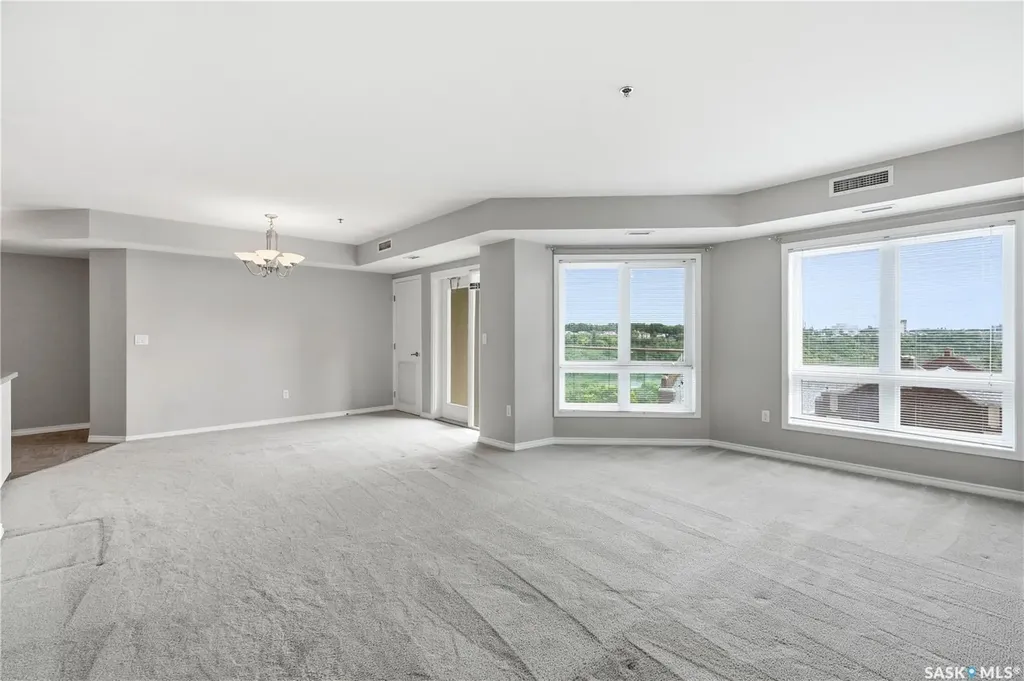 902 Spadina Crescent E Saskatoon SK S7K 0G8