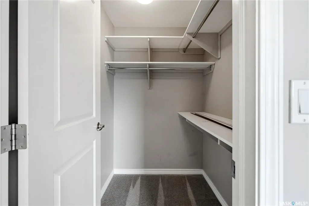 902 Spadina Crescent E Saskatoon SK S7K 0G8