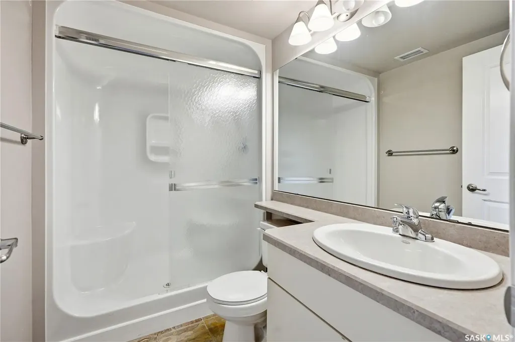 902 Spadina Crescent E Saskatoon SK S7K 0G8