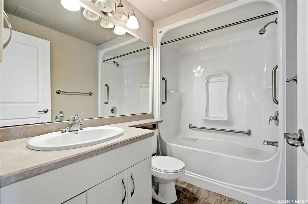902 Spadina Crescent E Saskatoon SK S7K 0G8