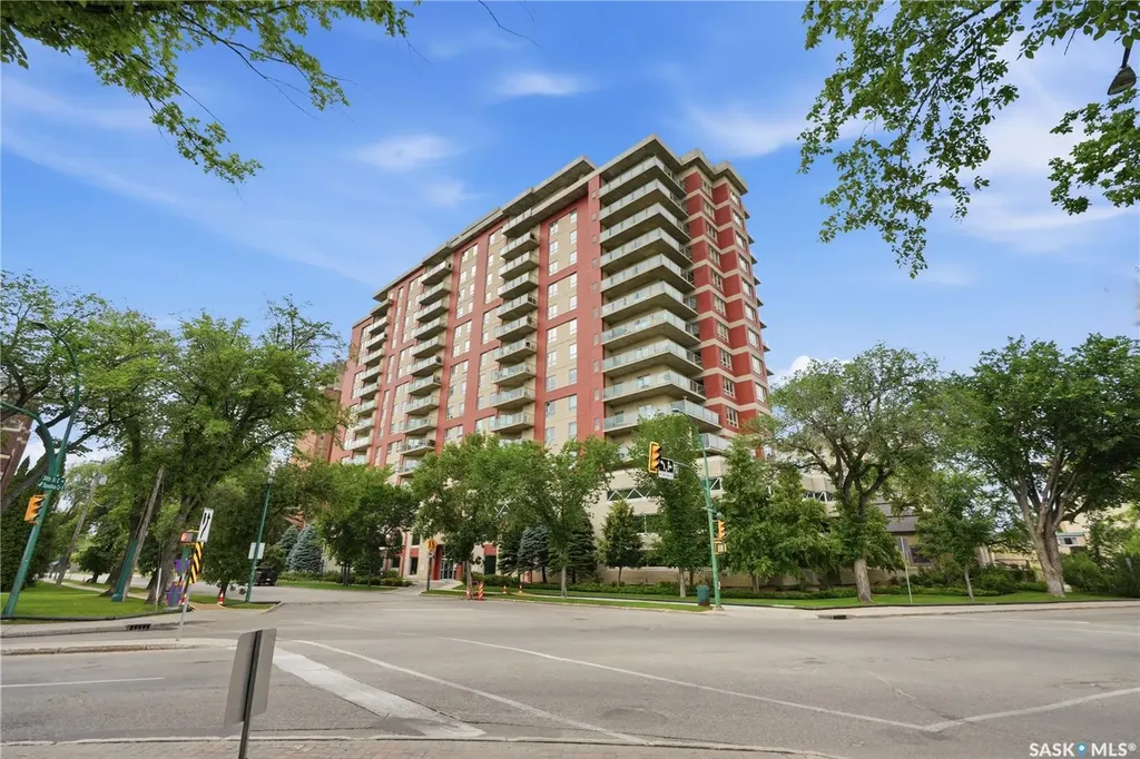 902 Spadina Crescent E Saskatoon SK S7K 0G8