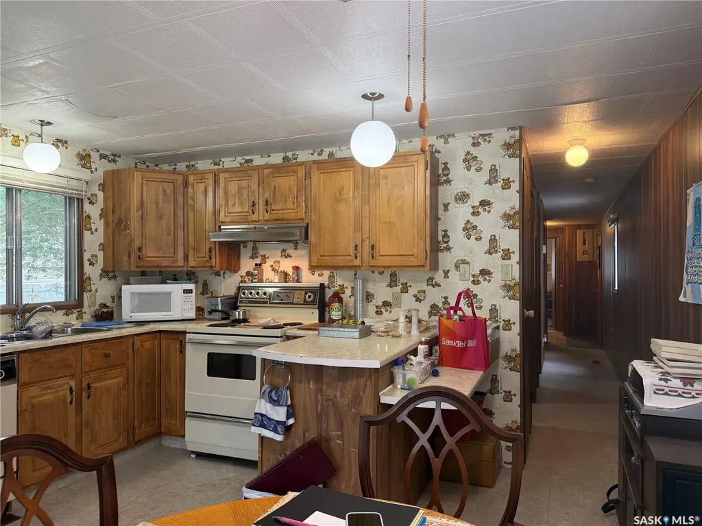 1455 9th Avenue NE Moose Jaw SK S6J 1C6