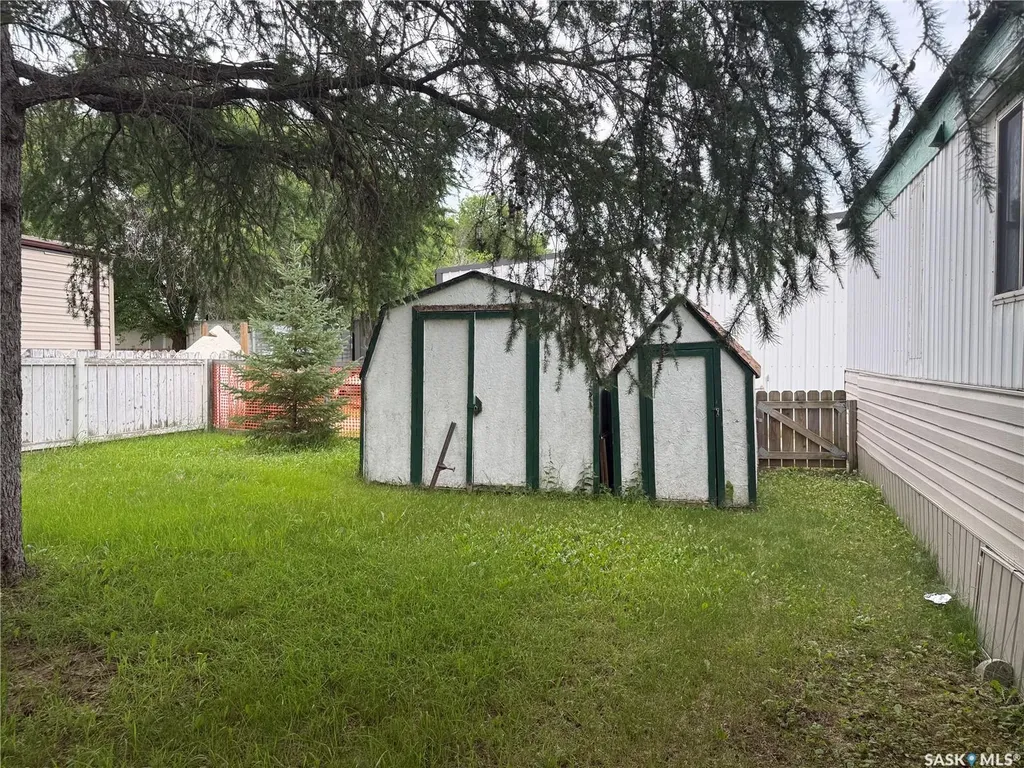 1455 9th Avenue NE Moose Jaw SK S6J 1C6